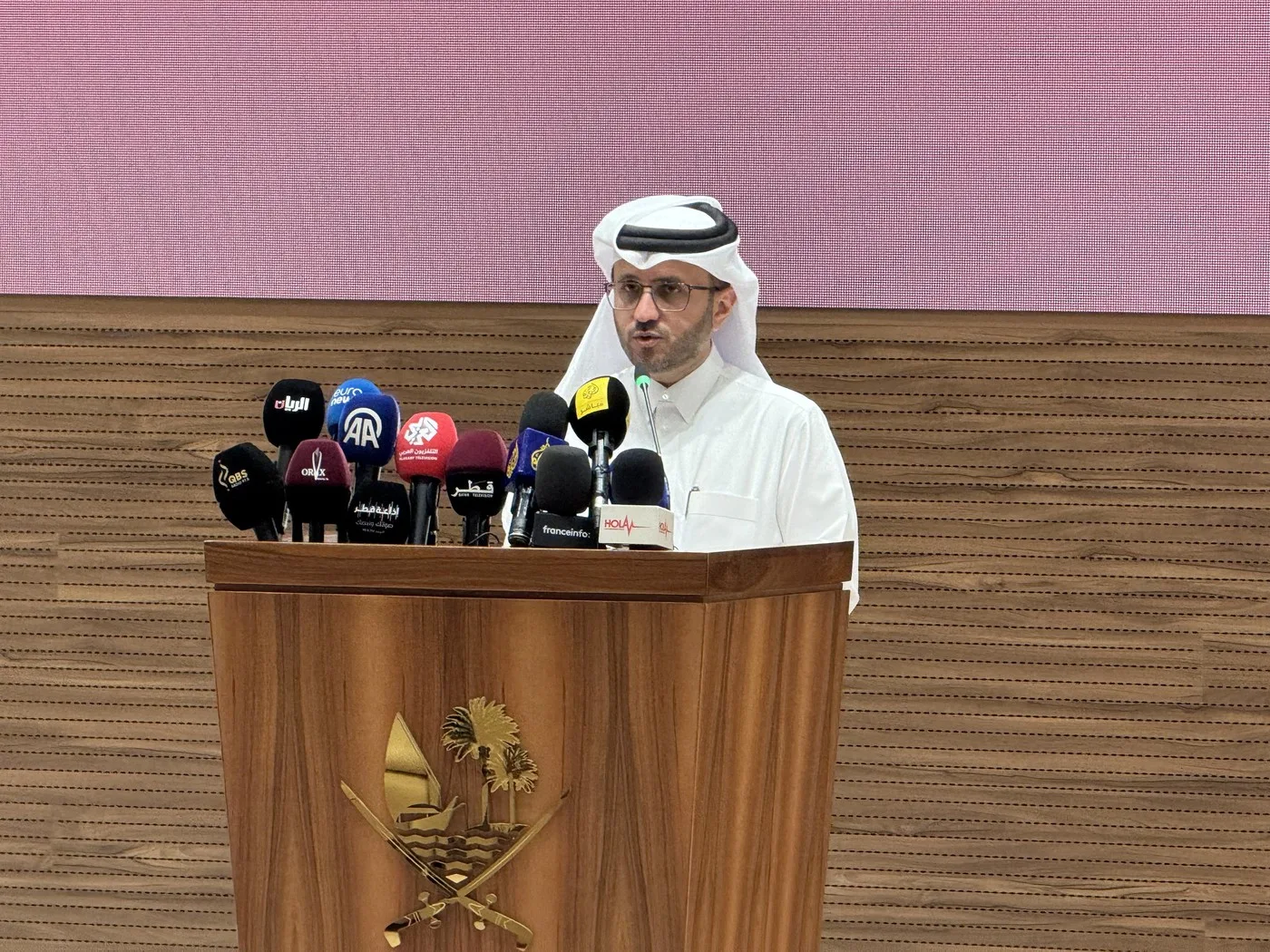 Reacția Qatarului la acuzațiile privind transferul de fonduri către Iran.