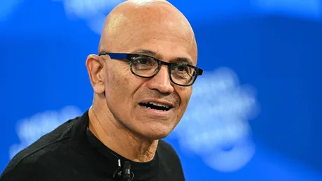 Satya Nadella discutând despre investițiile Microsoft în Australia pentru inteligența artificială.