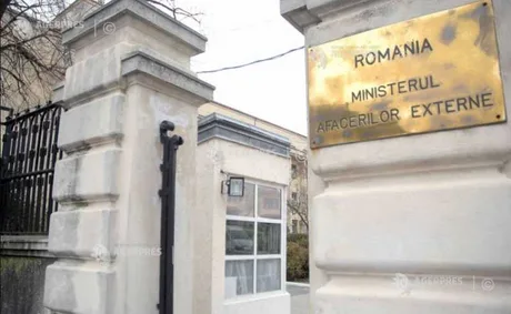 Intrarea Ministerului Afacerilor Externe din România, cu un semn distinctiv.