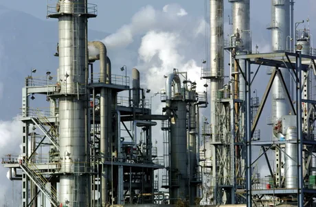 Rafinării în China, sub presiunea menținerii producției de combustibili.