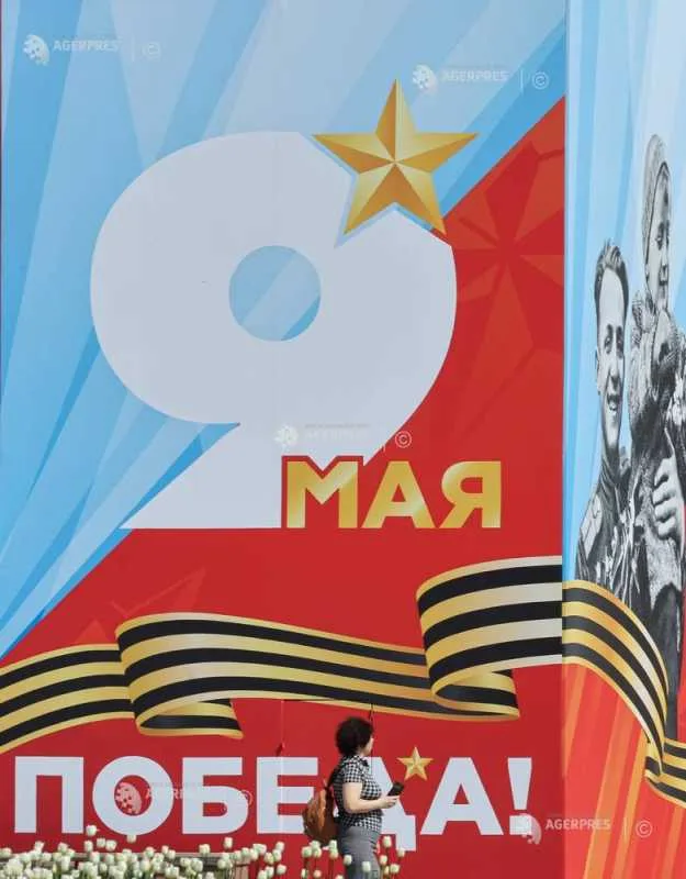 Un mural colorat dedicat zilei de 9 mai, cu simboluri ale victoriei.