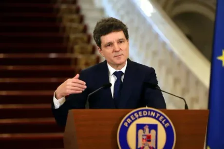 Nicușor Dan discută despre criza politică și formarea guvernului.