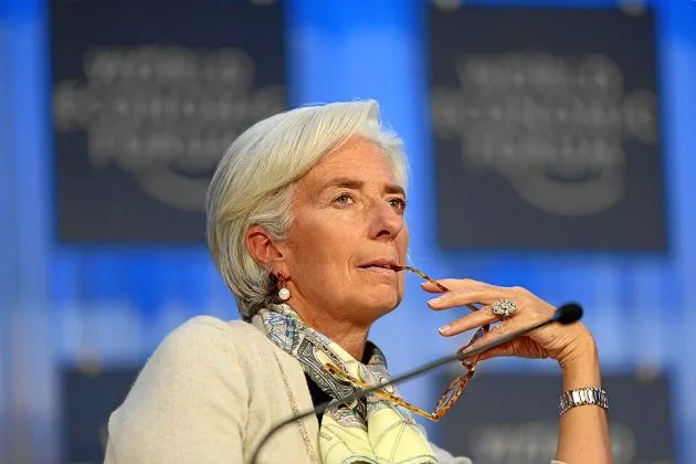 Christine Lagarde discutând despre economia zonei euro și inflație.