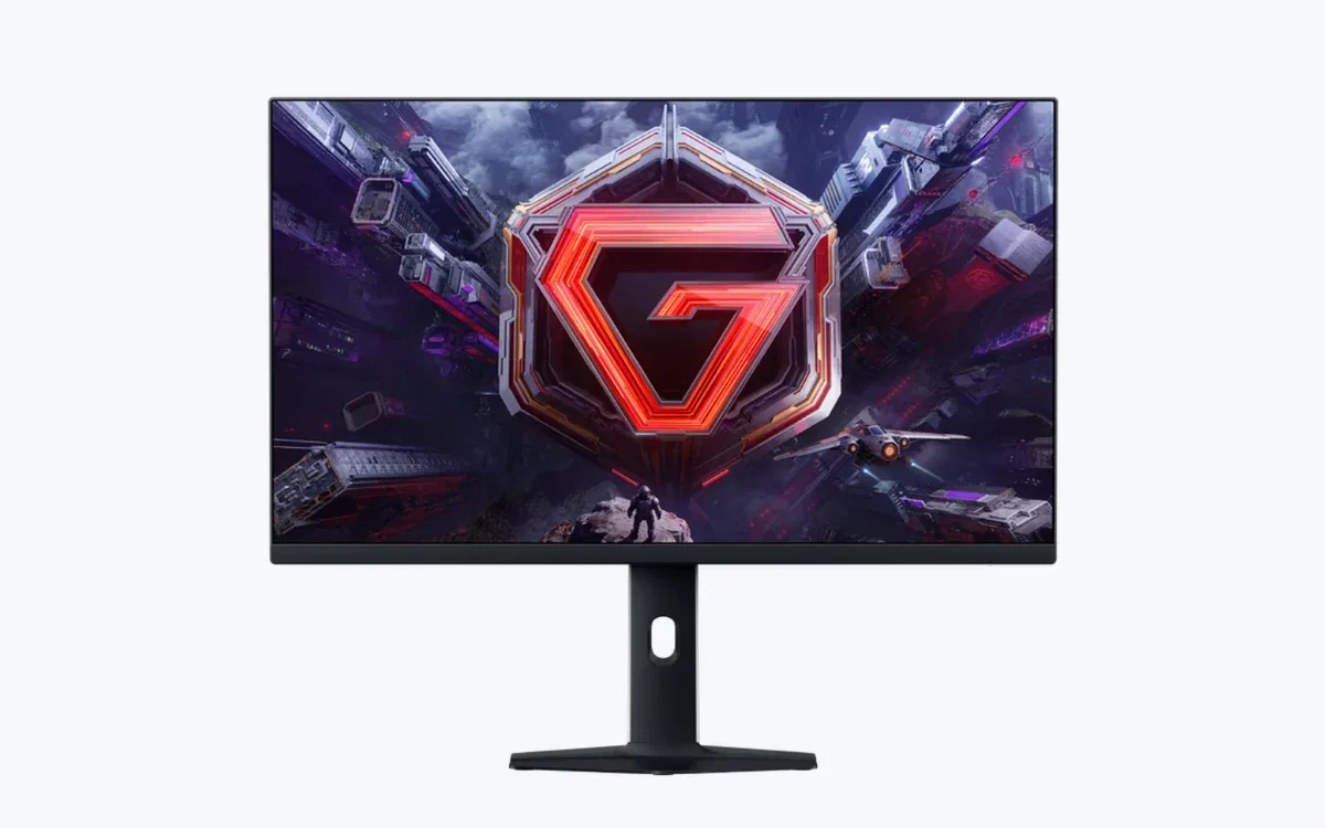 Monitorul Redmi G27U 2026 cu design modern și logo gaming