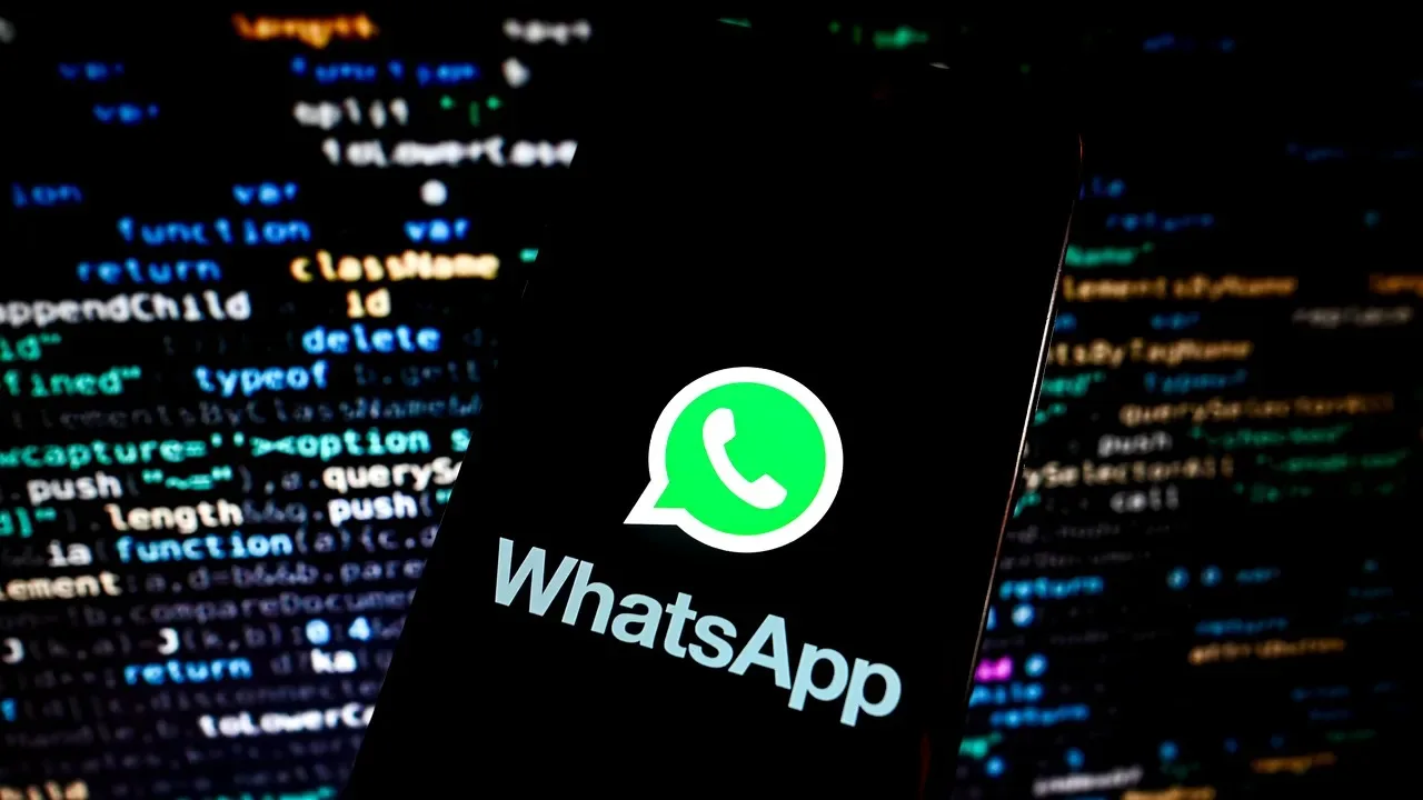 Avertizare privind fraudele online prin mesaje și aplicații de chat.