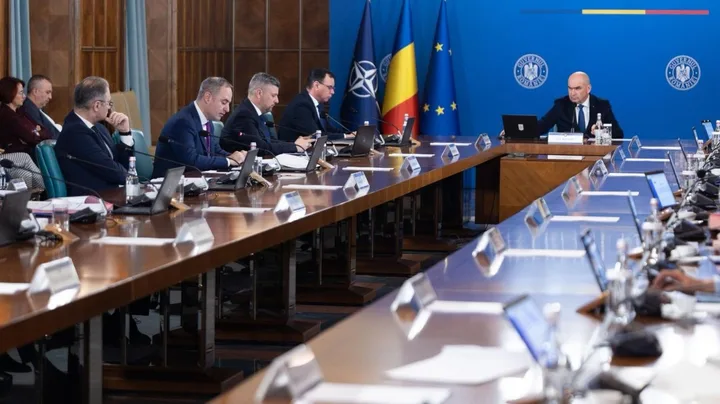 Reuniune a guvernului român pentru discutarea măsurilor pe piața carburanților.