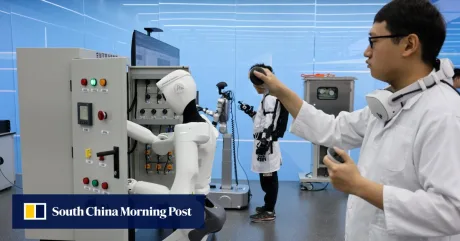 Roboți avansați pentru mentenanța rețelei electrice din China.