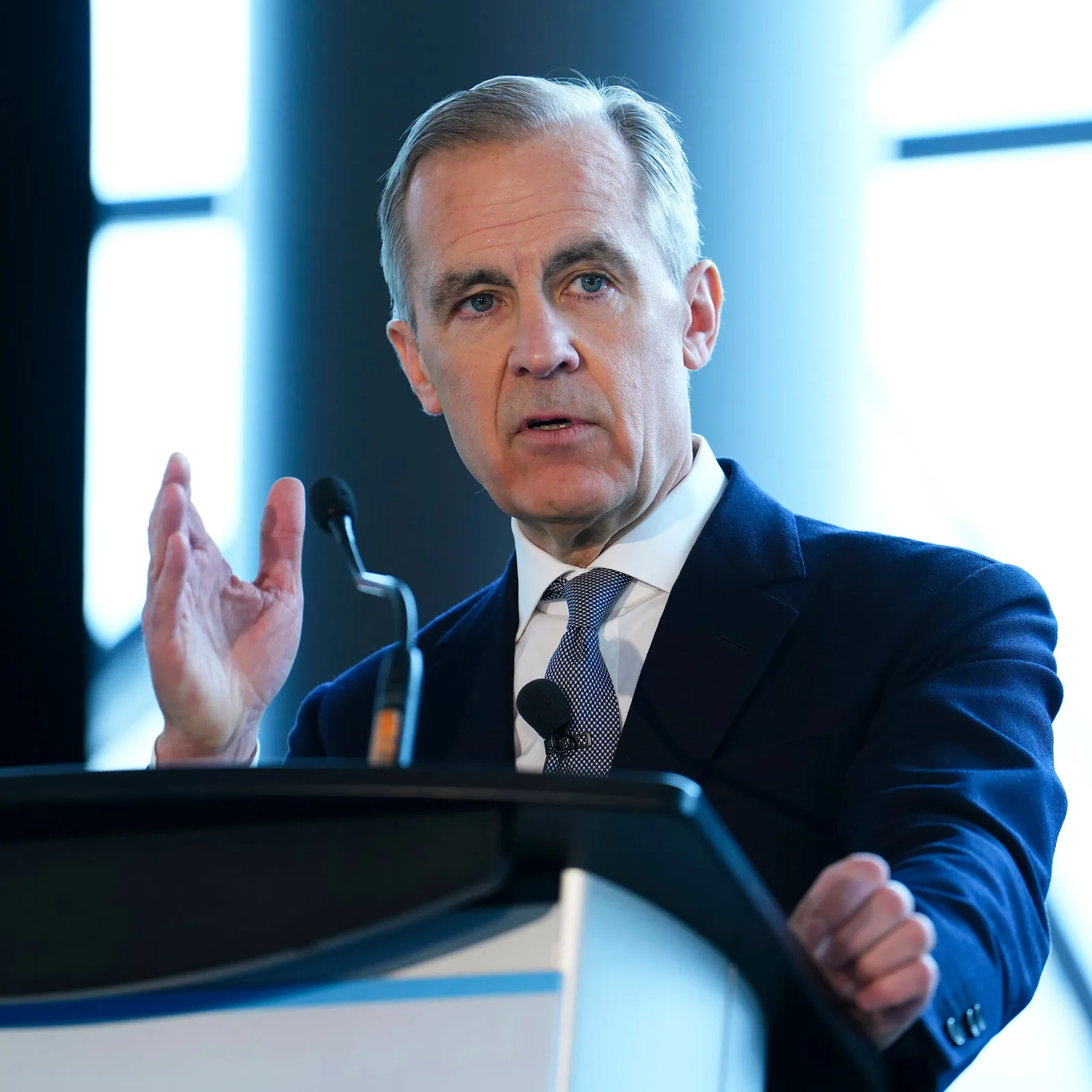 Mark Carney discutând despre provocările ordinii internaționale la Davos.