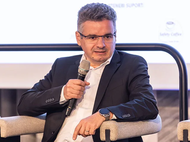 Gabriel Budescu discută despre atribuirea loturilor pe Autostrada A8.