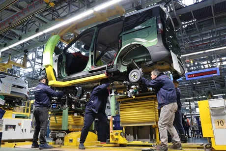 Industria auto din România pierde din avânt; uzina Ford de la Craiova încheie anul cu semne de stagnare
