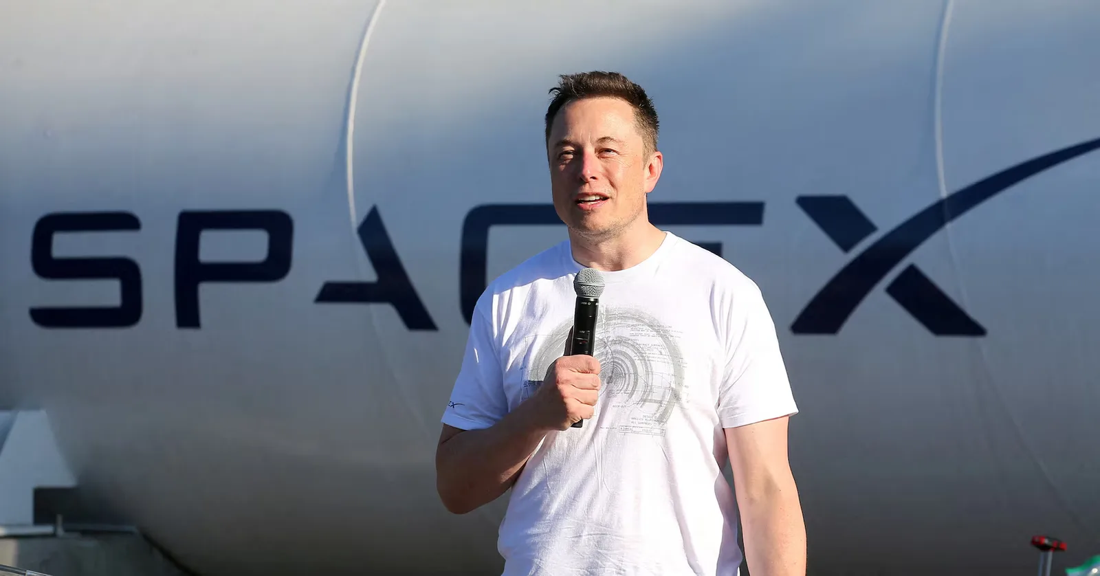 Elon Musk vorbește despre controlul său asupra SpaceX și structura acțiunilor.