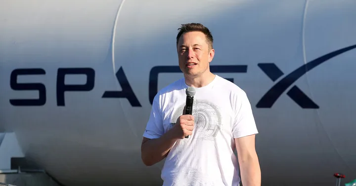 Elon Musk vorbește despre controlul său asupra SpaceX și structura acțiunilor.