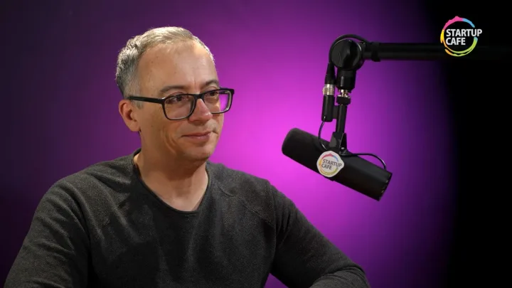 Mihai Raneti discută despre inovațiile CyberSwarm și viitorul calculului neuromorfic.