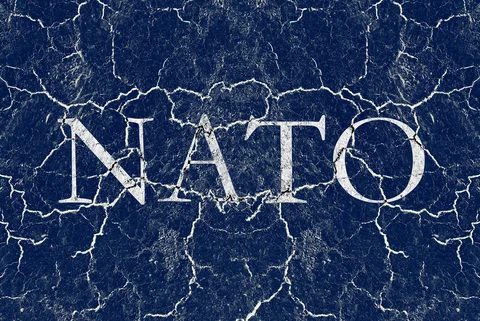 Analiza sancțiunilor NATO pentru aliați necooperanți în conflictul cu Iranul.