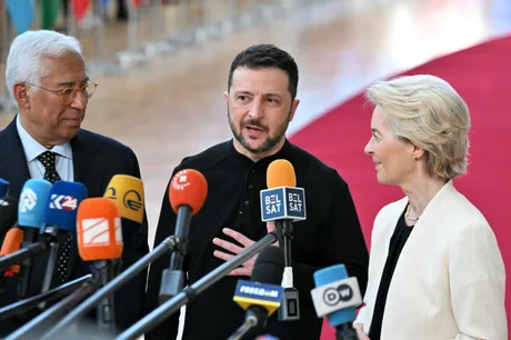 Zelenski discută despre securitatea Europei în fața presei internaționale.