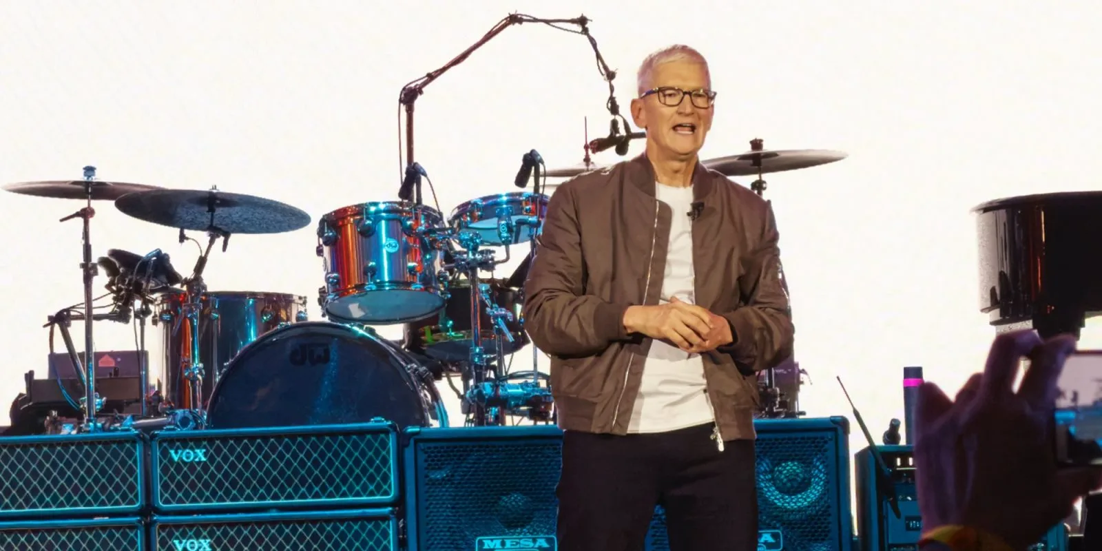 Apple amână lansarea unor produse din cauza întârzierilor la Siri.