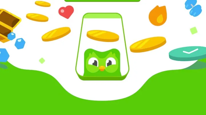 Logo-ul Duolingo cu monede și simboluri de învățare în fundal