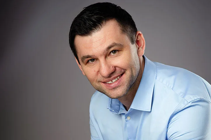 Andrei Gavriliță discută despre provocările finanțării energiei verzi în România.