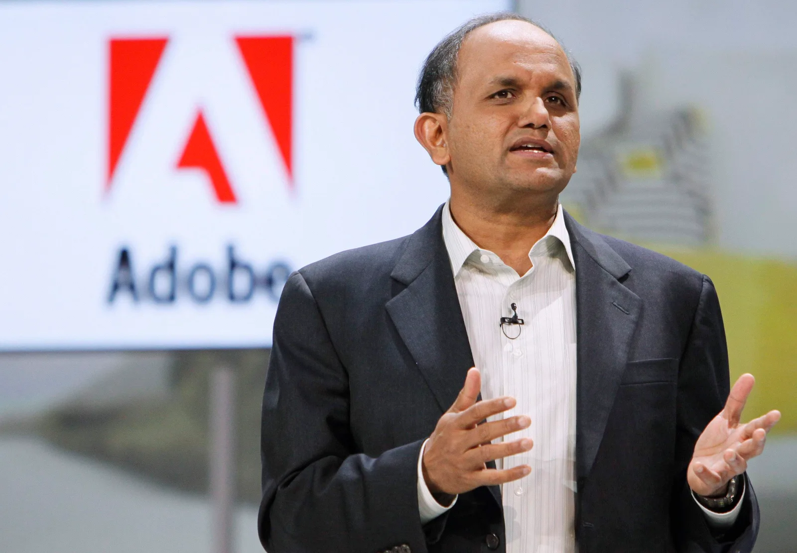Shantanu Narayen anunță demisia după aproape două decenii la Adobe.