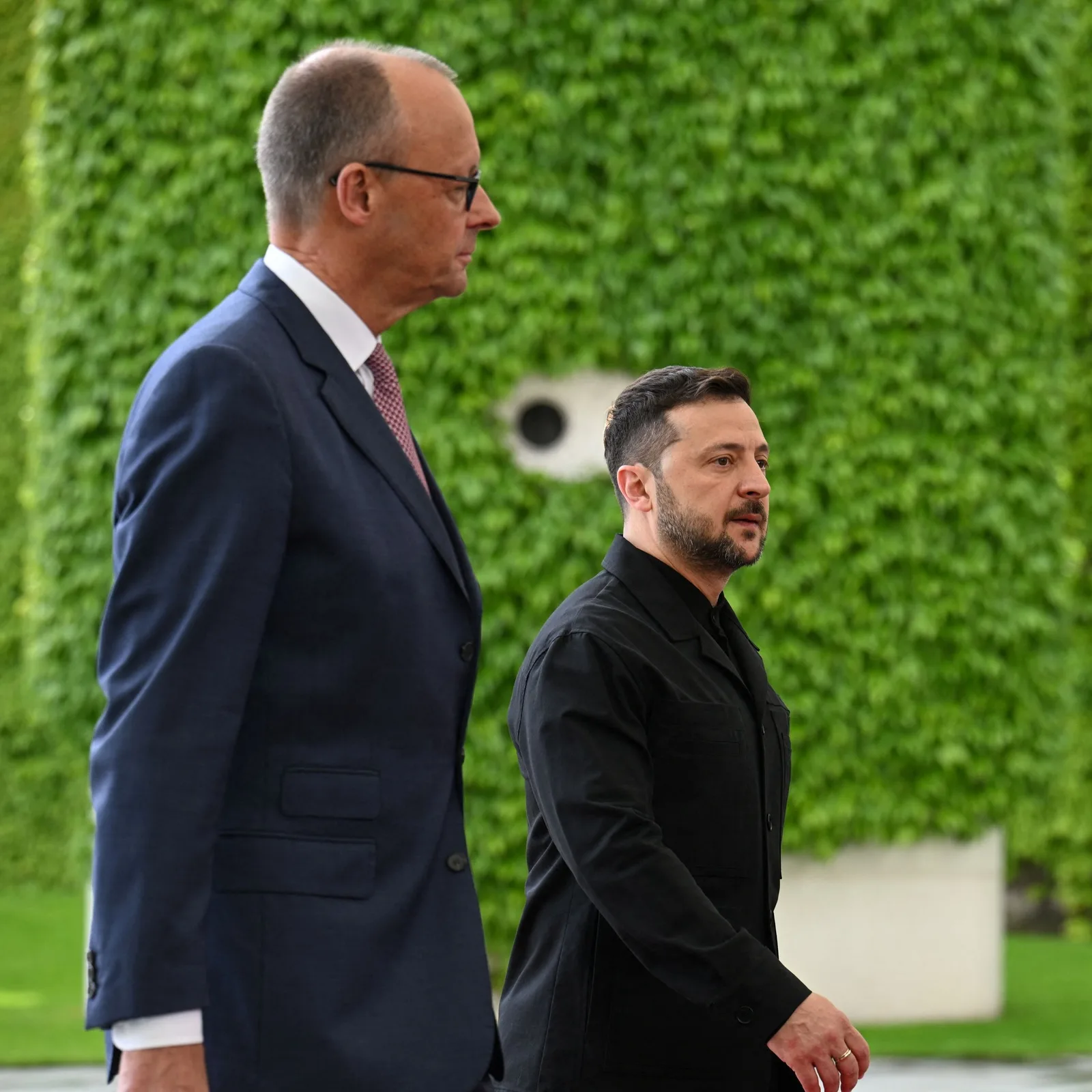 Zelenski și Merz discută despre sprijinul pentru Ucraina la Berlin.