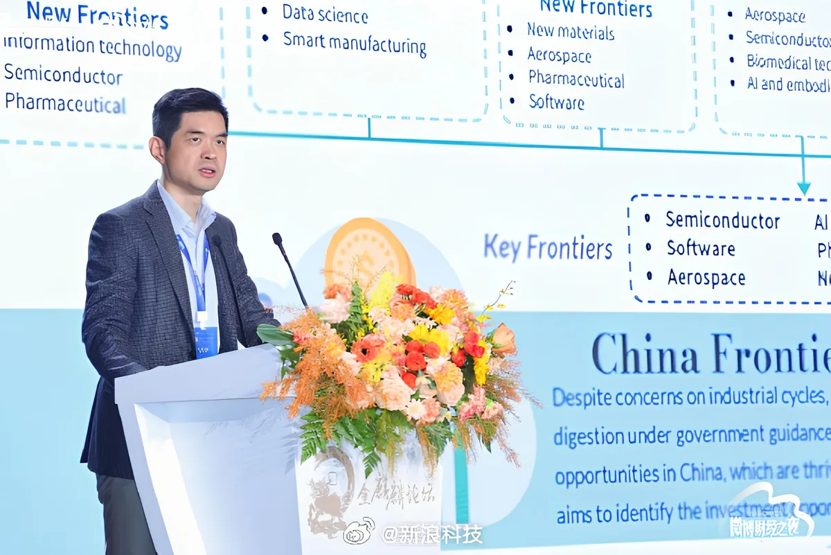 Xing Ziqiang prezentând despre tehnologiile avansate din China.