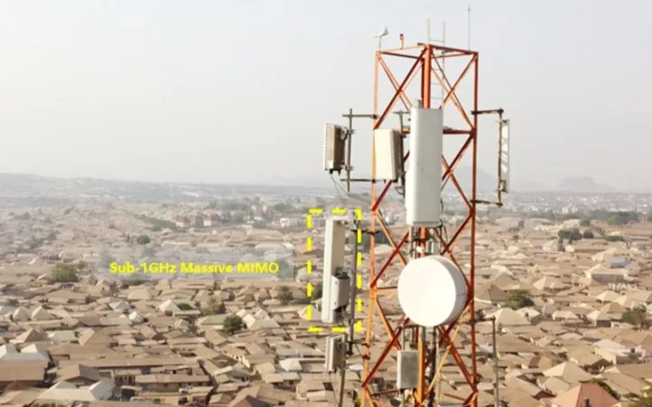 Turn de telecomunicații cu tehnologie Massive MIMO în Abuja, Nigeria.