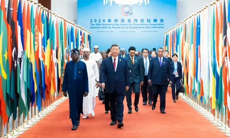 Lideri africani și chinezi la un summit pentru cooperare economică.