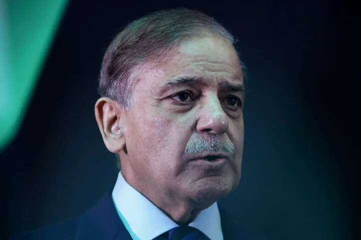 Shehbaz Sharif discutând despre medierea între Iran și Statele Unite.