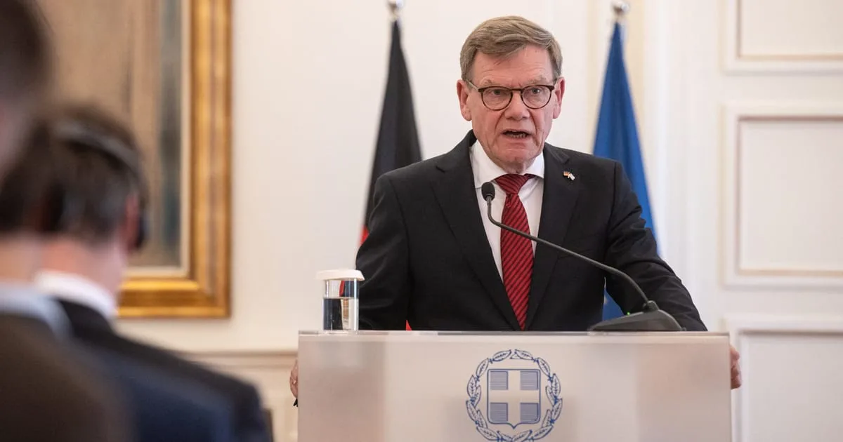 Ministrul german de externe discutând despre securitatea europeană.