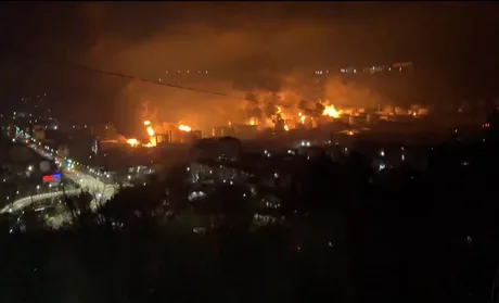 Incendii masive la rafinăria din Tuapse după atacul cu drone.