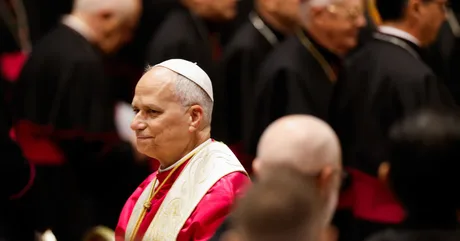 Donald Trump critică pozițiile Papei Leon asupra imigrației și războiului.