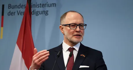Premierul Letoniei discutând despre securitatea națională și apărarea antidrone.