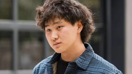 Alexandr Wang discutând despre importanța codării AI pentru adolescenți.