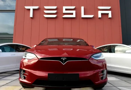 Depozit nou în București pentru piese auto aftermarket, inclusiv Tesla.