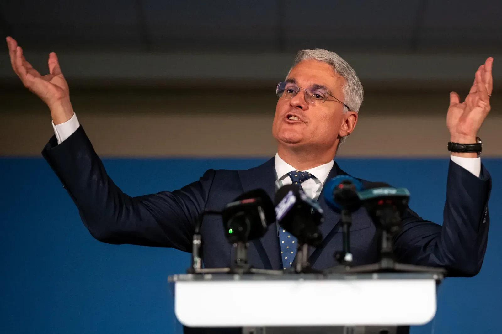 Nicușor Dan discută despre atragerea fondurilor europene pentru reforme esențiale.