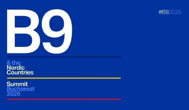 Logo-ul summitului B9 de la București, cu fundal albastru și text alb.