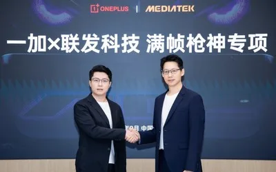 Reprezentanți MediaTek și OnePlus semnând un parteneriat pentru un smartphone de gaming.