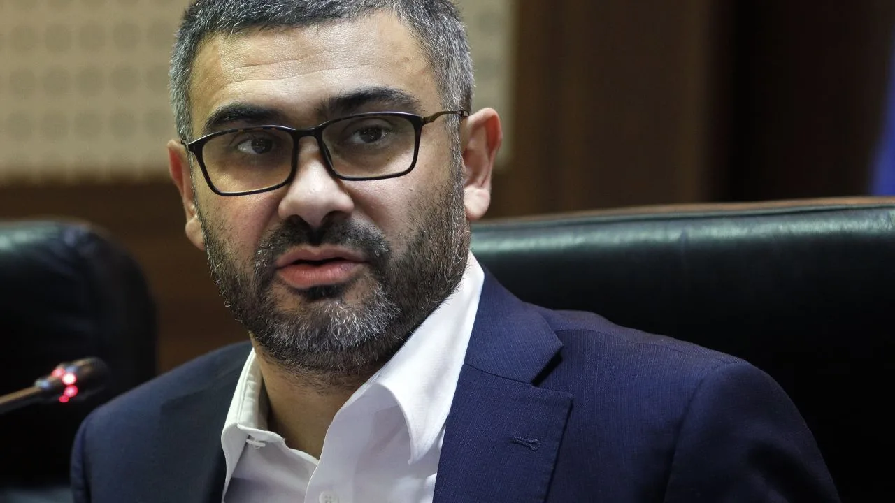 Florin Manole discută despre situația angajaților din Ministerul Muncii.