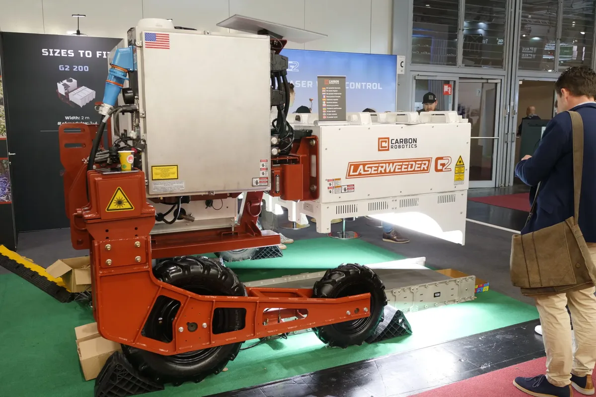 Robot agricol pentru plivirea buruienilor cu laser la Agritechnica 2025.