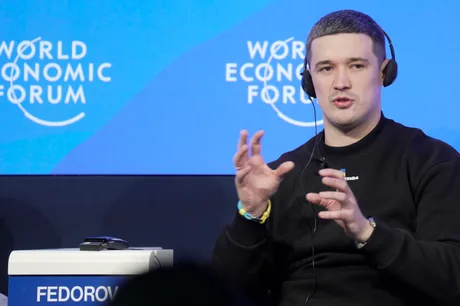 Mykhailo Fedorov discutând despre inovațiile în apărarea Ucrainei.