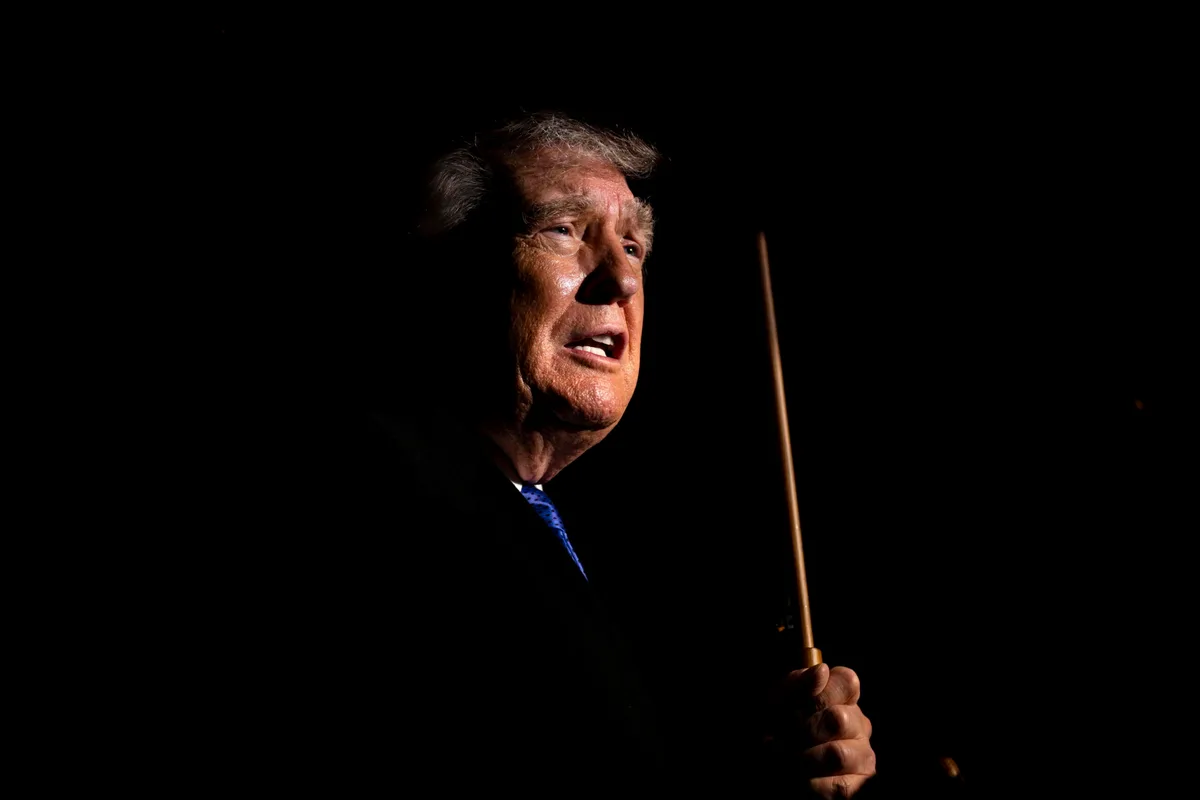 Donald Trump discutând despre criza din Cuba și blocada petrolieră.