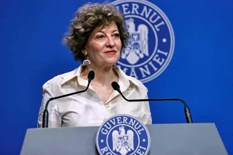 Oana Gheorghiu vorbește despre acuzațiile de trafic de influență în cadrul unei conferințe de presă.