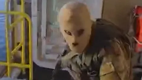 Soldați iranieni în acțiune în timpul capturării navelor în Strâmtoarea Hormuz.