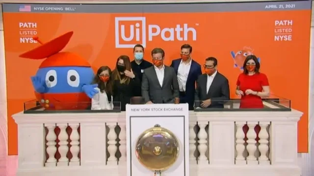 Ceremonie simbolică la Bursa New York pentru aniversarea UiPath.