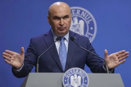 Repartizarea fondurilor pentru educație în școlile din România.