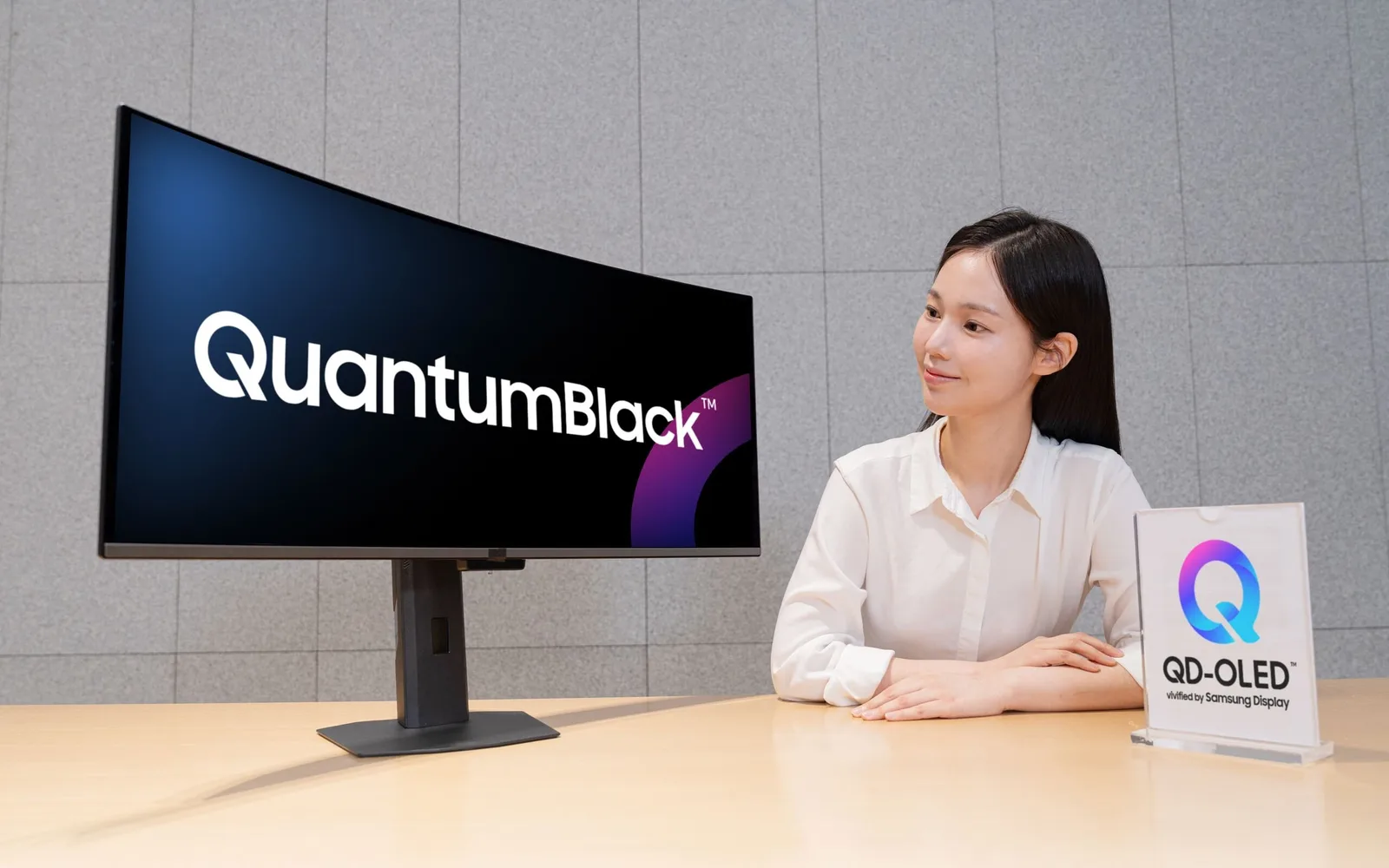 Tehnologia QuantumBlack pentru monitoare QD-OLED reduce reflexiile și îmbunătățește durabilitatea.