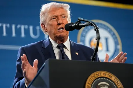 Donald Trump discută despre negocierile cu Iranul și tensiunile internaționale.