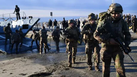 Militari francezi desfășurând exerciții în cadrul Orion 26 la Saint-Nazaire.