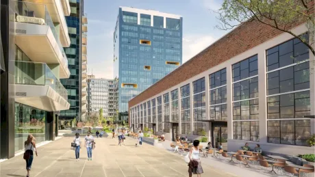 Hala Ford din București, transformată într-un complex modern cu restaurante și spații comerciale.