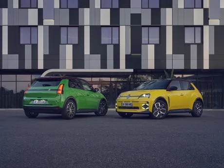 Skoda Elroq și Renault 5, lideri în vânzările de electrice în Europa.